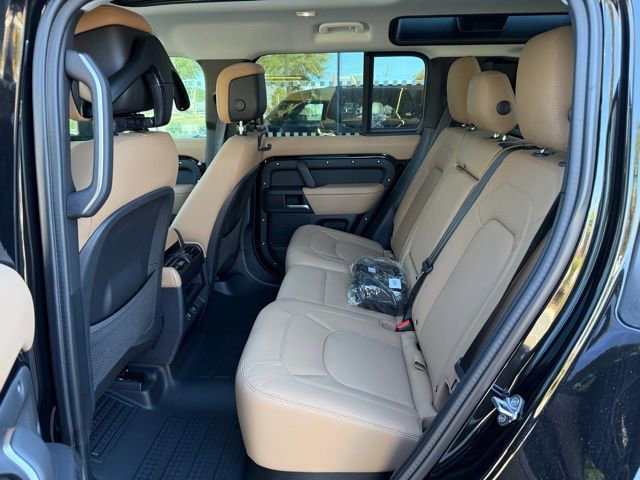 New 2025 Land Rover Defender 110 X-Dynamic SE image 31