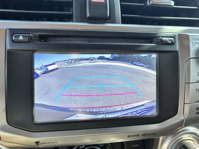 Used 2018 Toyota 4Runner SR5 AWD/4WD image 26