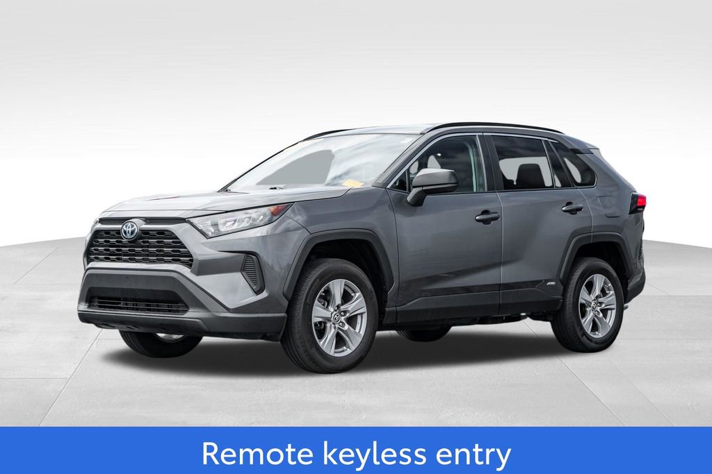 Certified 2022 Toyota RAV4 LE AWD/4WD image 3