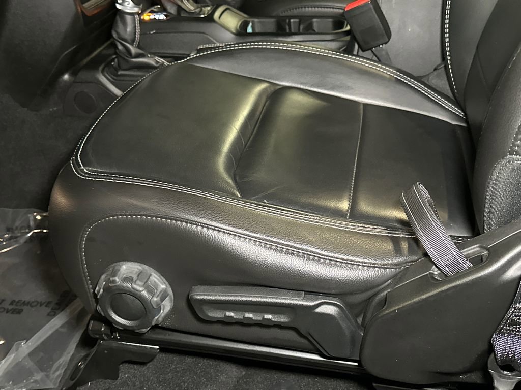 Used 2021 Jeep Wrangler Unlimited Sahara w/ Cold Weather Group image 20