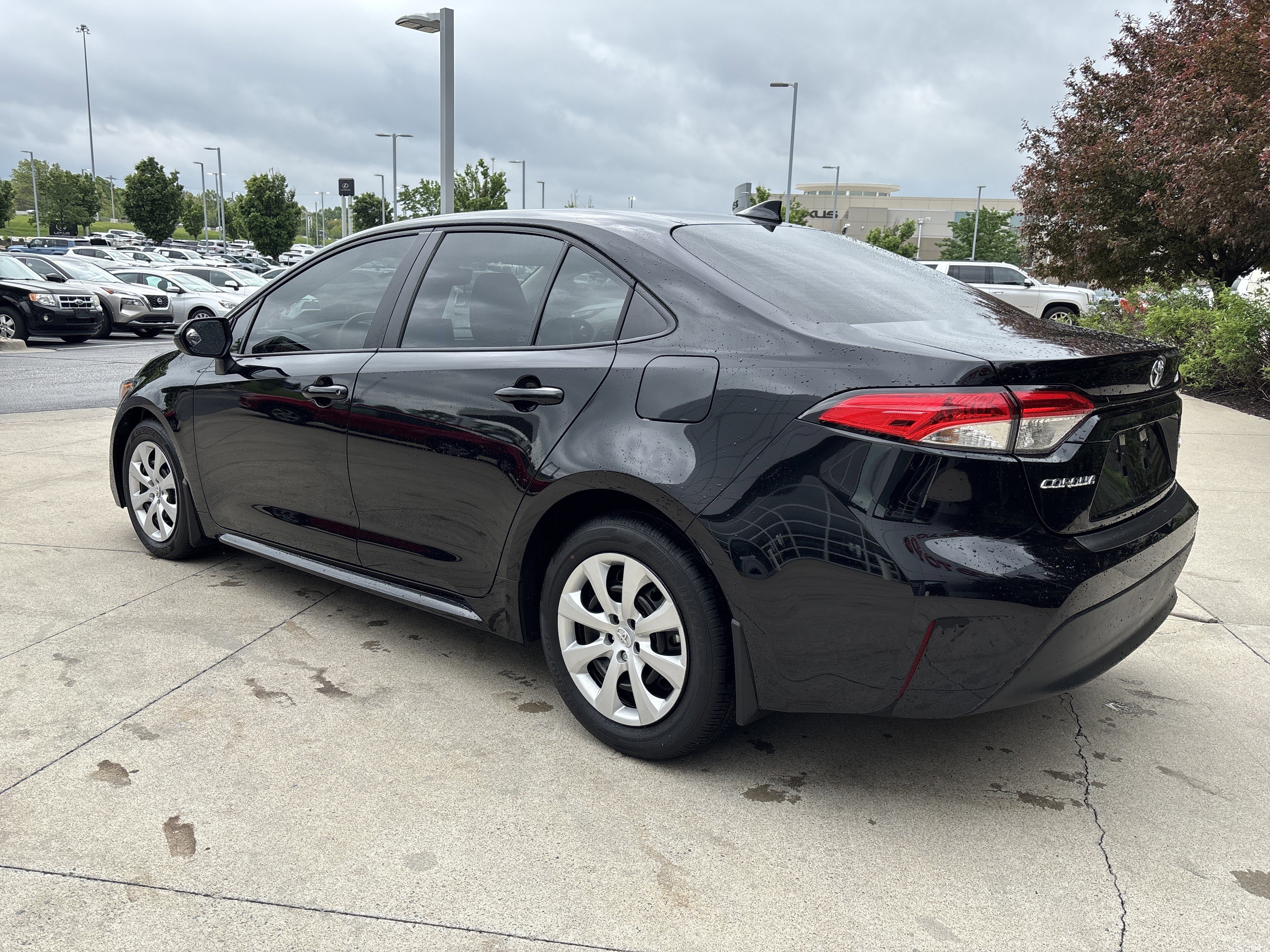 Used 2025 Toyota Corolla LE FWD image 8