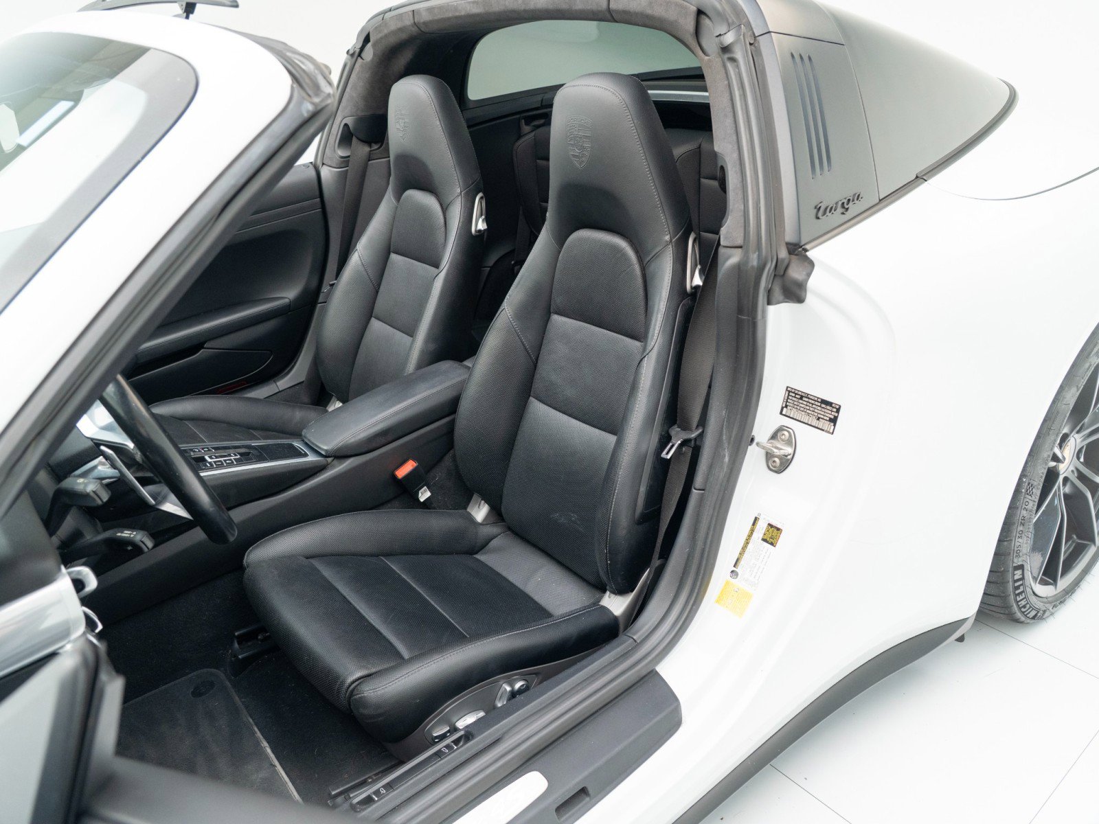 Certified 2019 Porsche 911 Targa 4S AWD/4WD image 5
