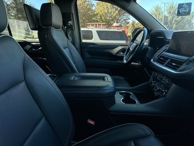 Used 2022 GMC Yukon SLT w/ SLT Premium Package AWD/4WD image 11