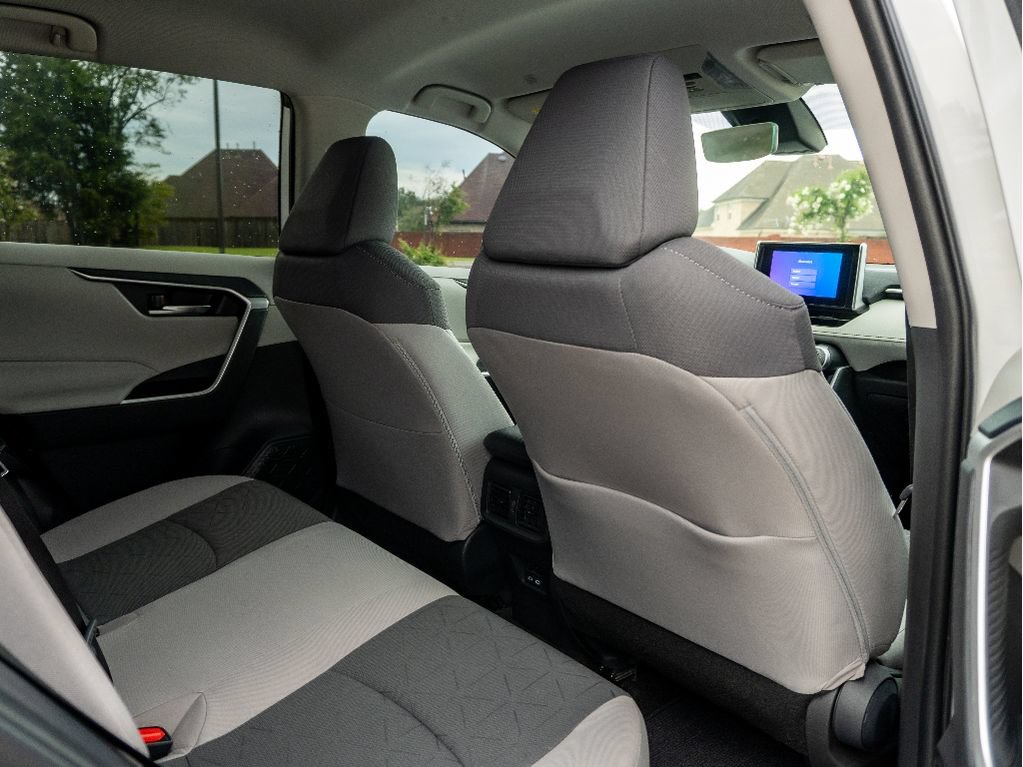 Used 2024 Toyota RAV4 XLE AWD/4WD image 15