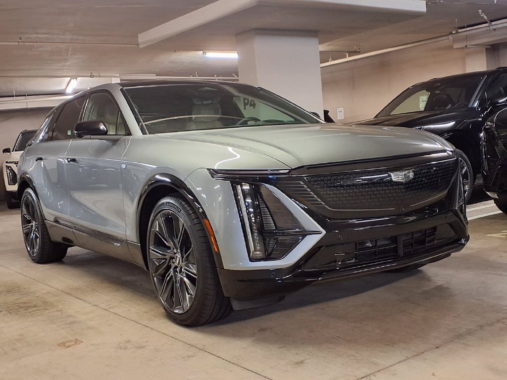 New 2026 Cadillac Lyriq Signature Sport w/ Nappa Leather Package RWD image 3