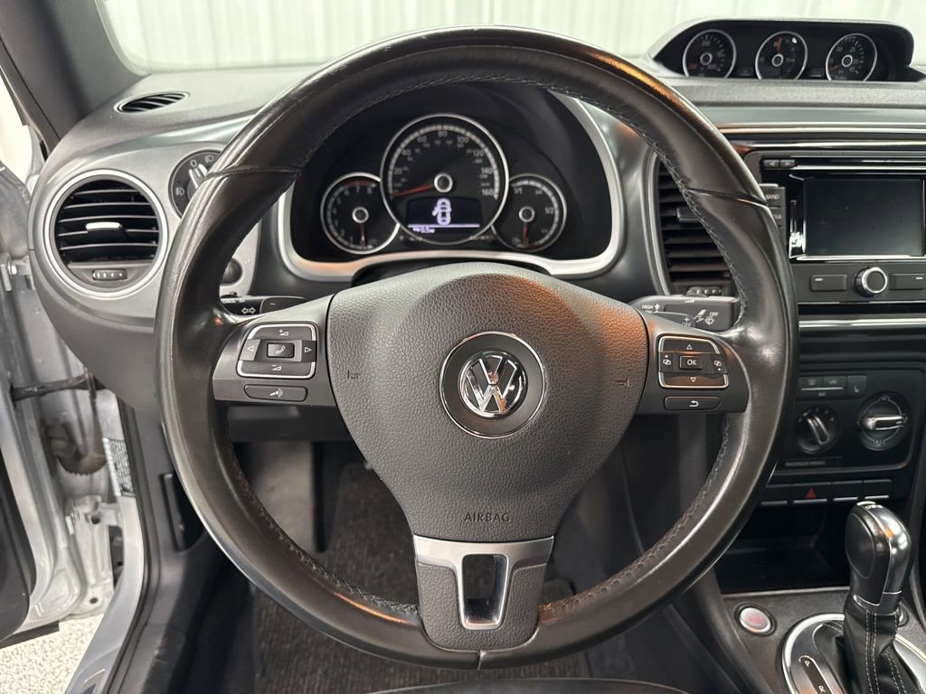 Used 2013 Volkswagen Beetle R-Line FWD image 16