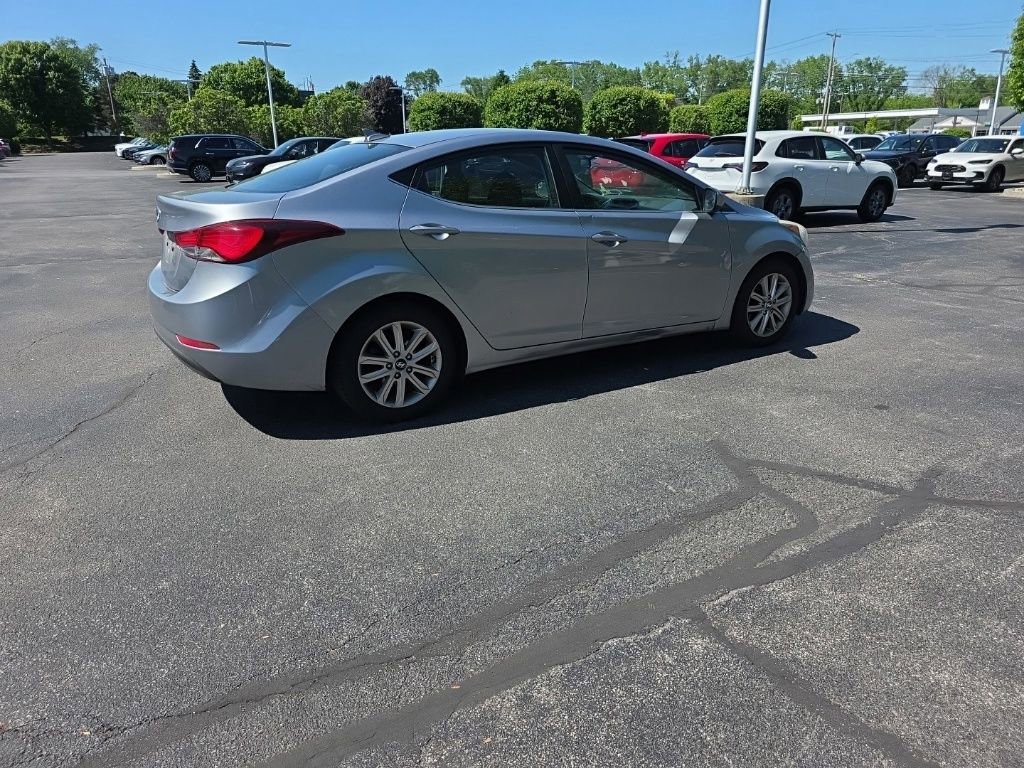 Used 2015 Hyundai Elantra SE w/ Option Group 03 FWD image 8