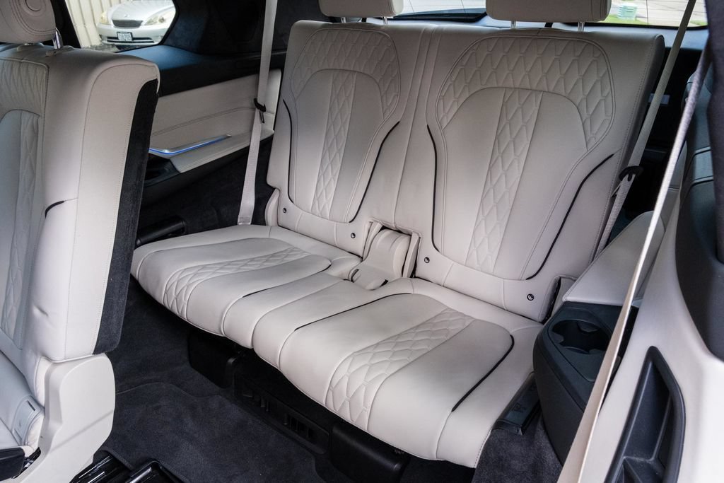 Used 2025 BMW X7 xDrive40i w/ M Sport Package AWD/4WD image 35