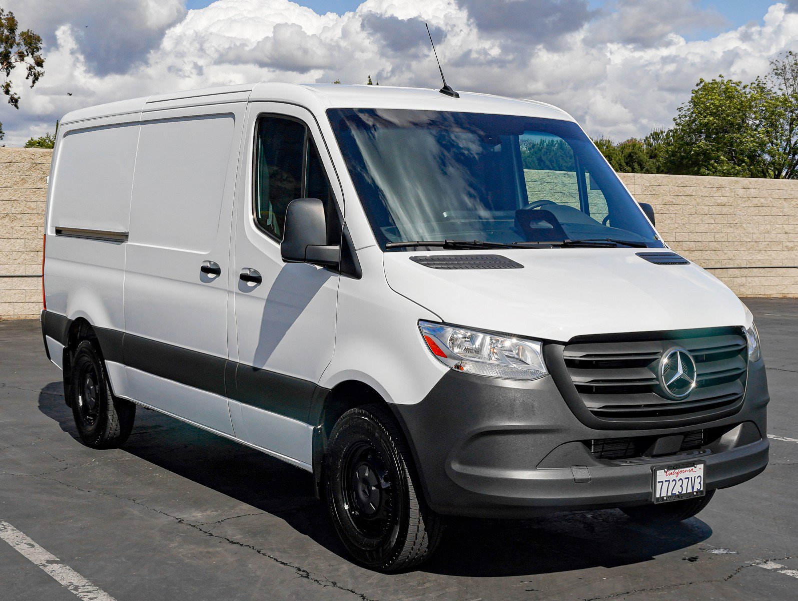 Used 2026 Mercedes-Benz Sprinter 2500 image 3
