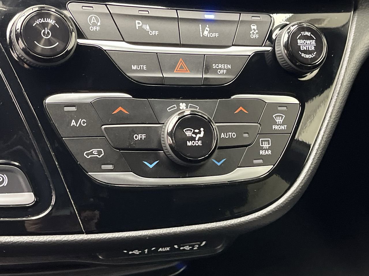 Used 2025 Chrysler Pacifica Select FWD image 21