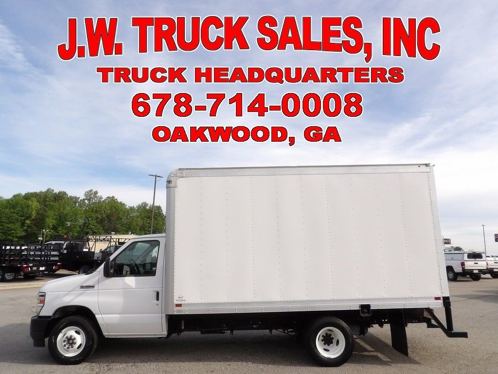 Used 2024 Ford E-350 and Econoline 350 Super Duty w/ Driver's Safety Package RWD image 2
