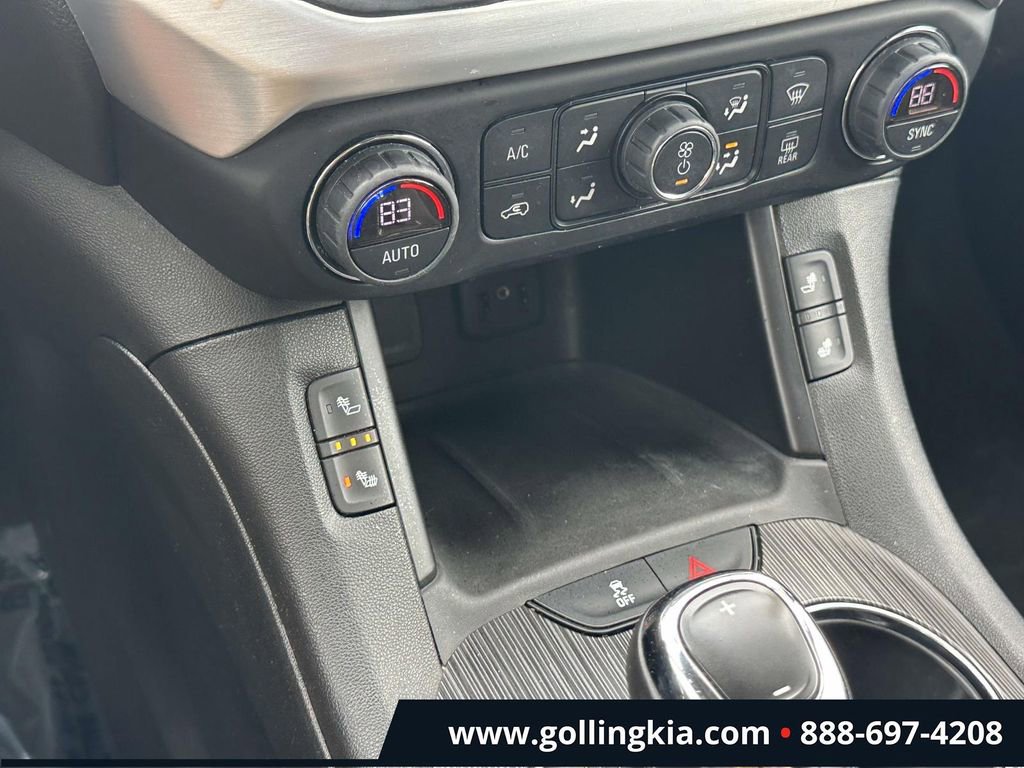 Used 2019 GMC Acadia SLT w/ LPO, Floor Liner Package FWD image 24