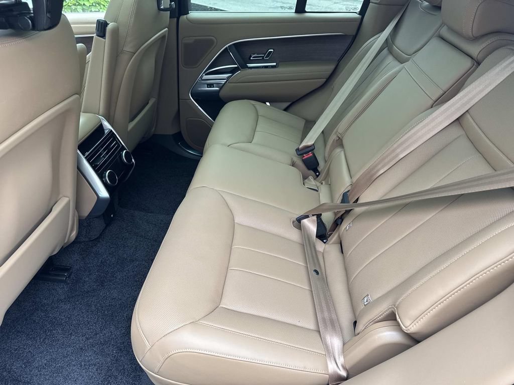 New 2026 Land Rover Range Rover SE AWD/4WD image 16