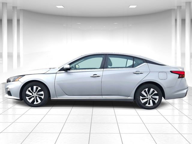 Used 2022 Nissan Altima 2.5 S image 2