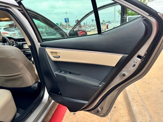 Used 2015 Toyota Corolla LE image 18