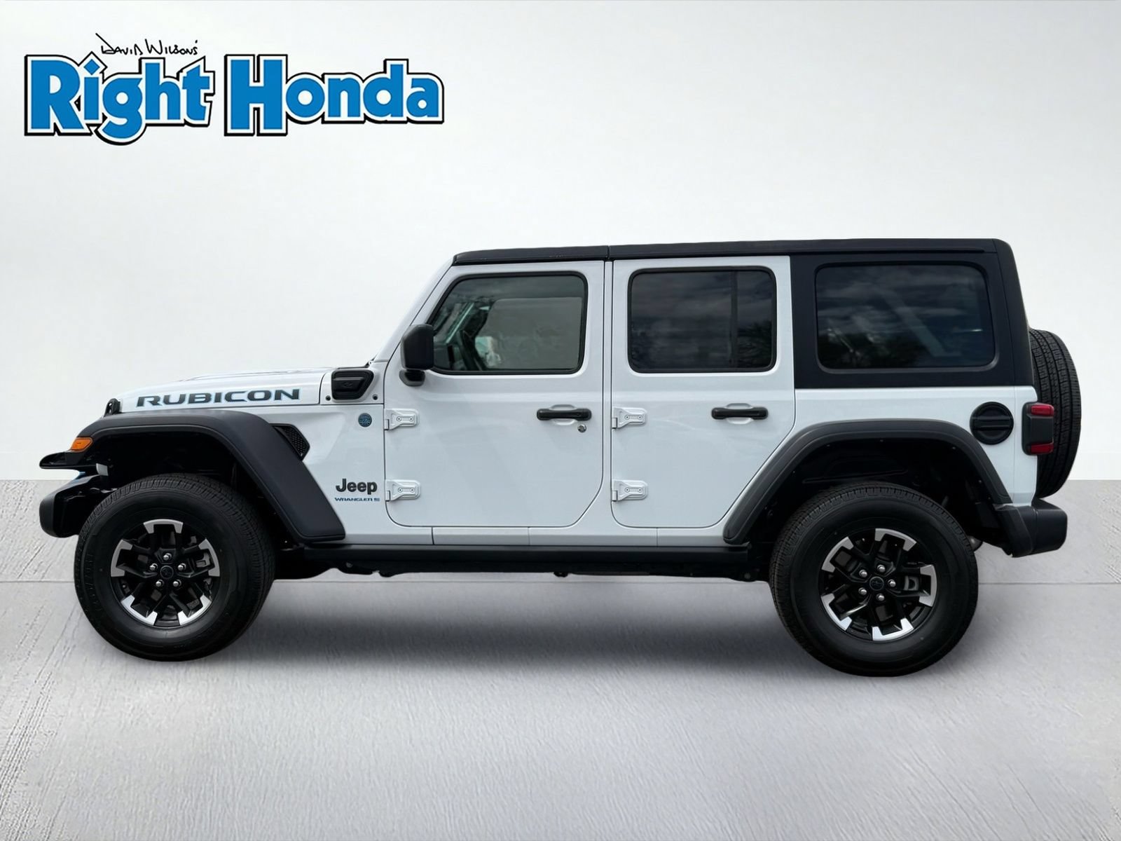 Used 2024 Jeep Wrangler Unlimited Rubicon 4xe AWD/4WD image 3