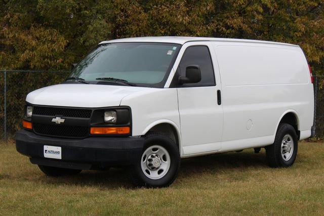 Used 2009 Chevrolet Express 2500 image 1