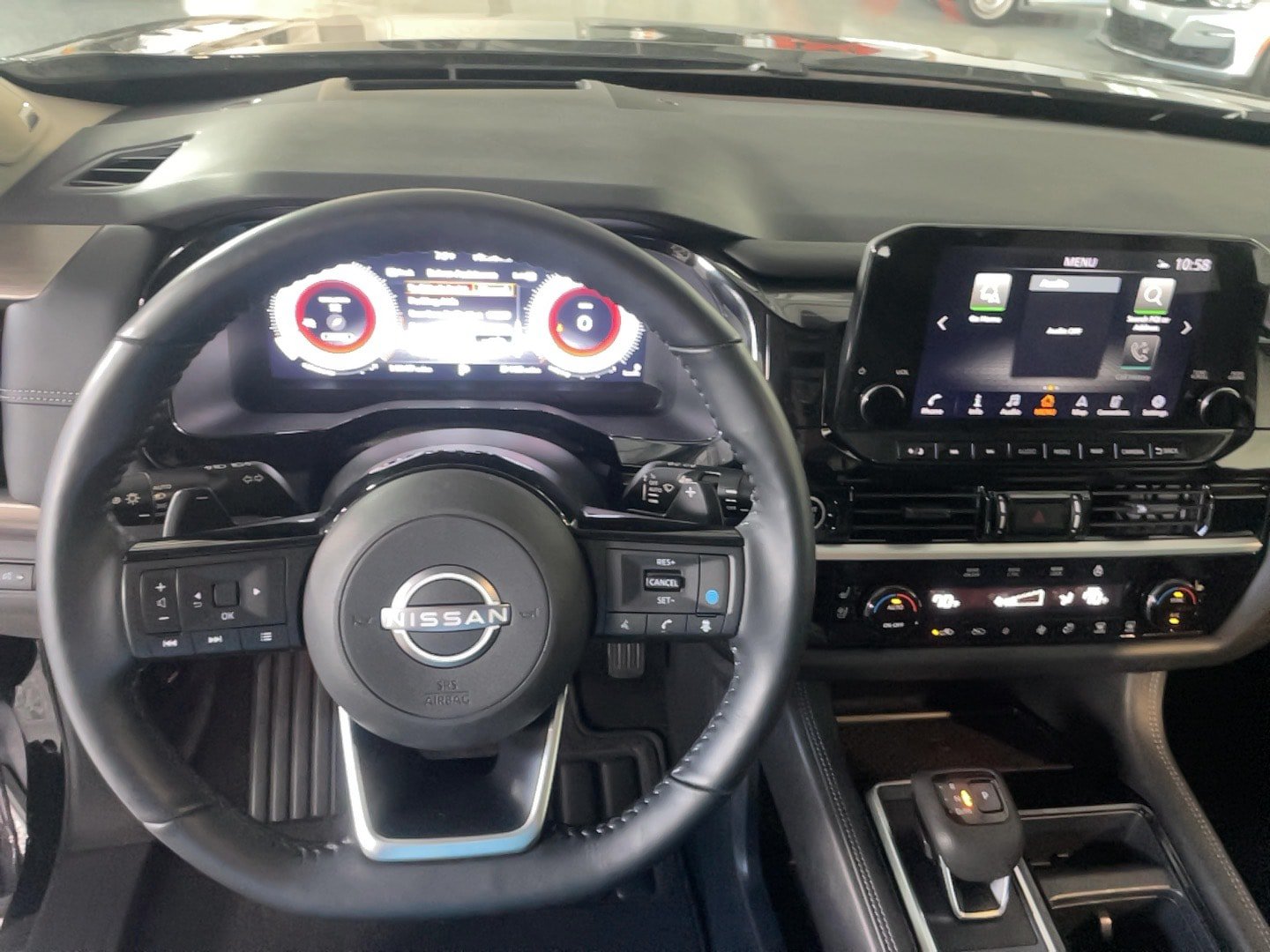 Used 2024 Nissan Pathfinder Platinum w/ Cargo Package AWD/4WD image 15