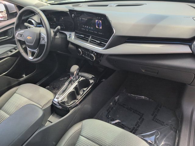 Used 2025 Chevrolet Trax LT w/ LT Convenience Package FWD image 31