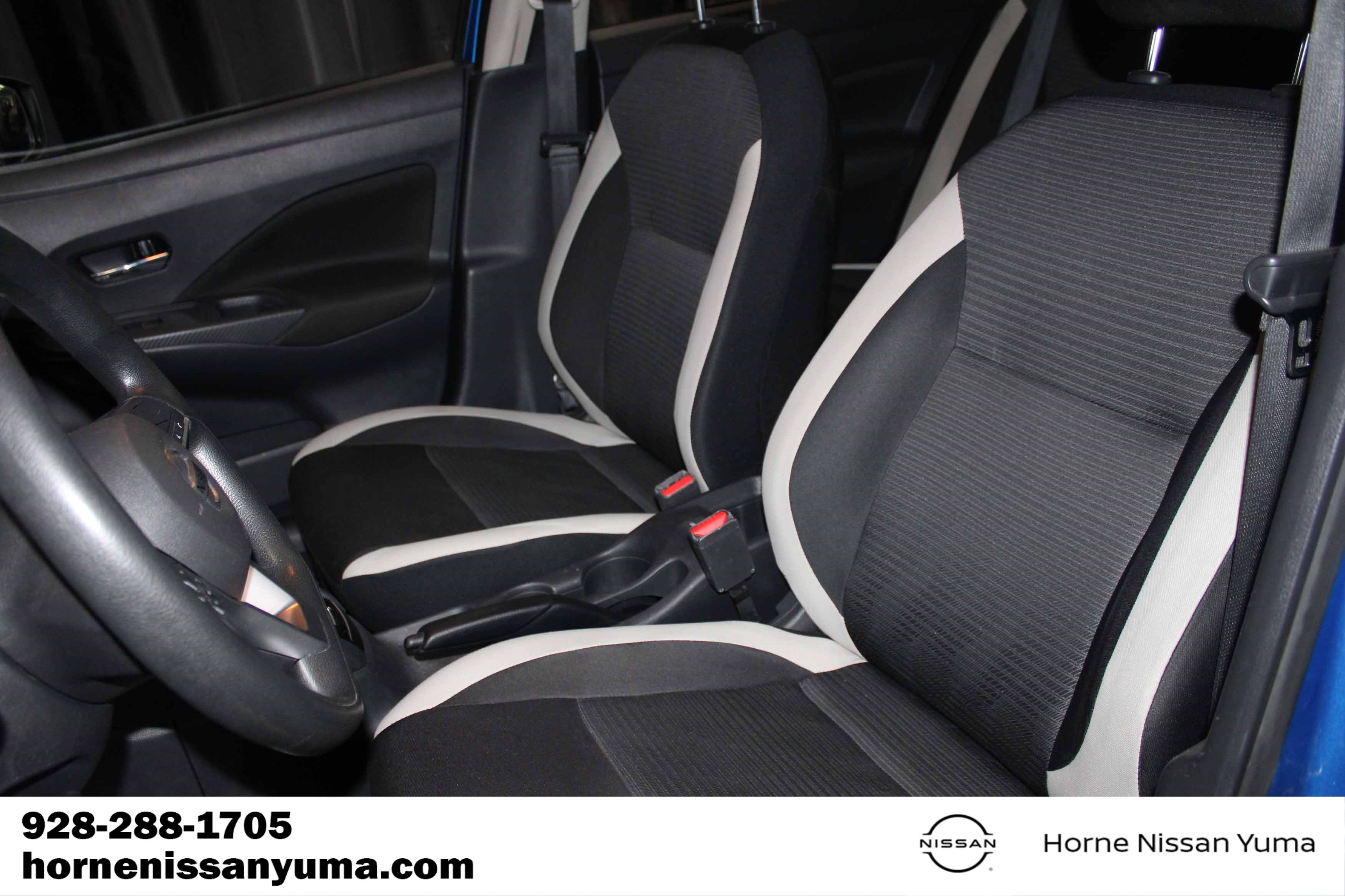 Used 2022 Nissan Versa SV FWD image 9