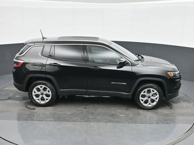 Used 2025 Jeep Compass Sport w/ Mopar Graphics Package AWD/4WD image 30