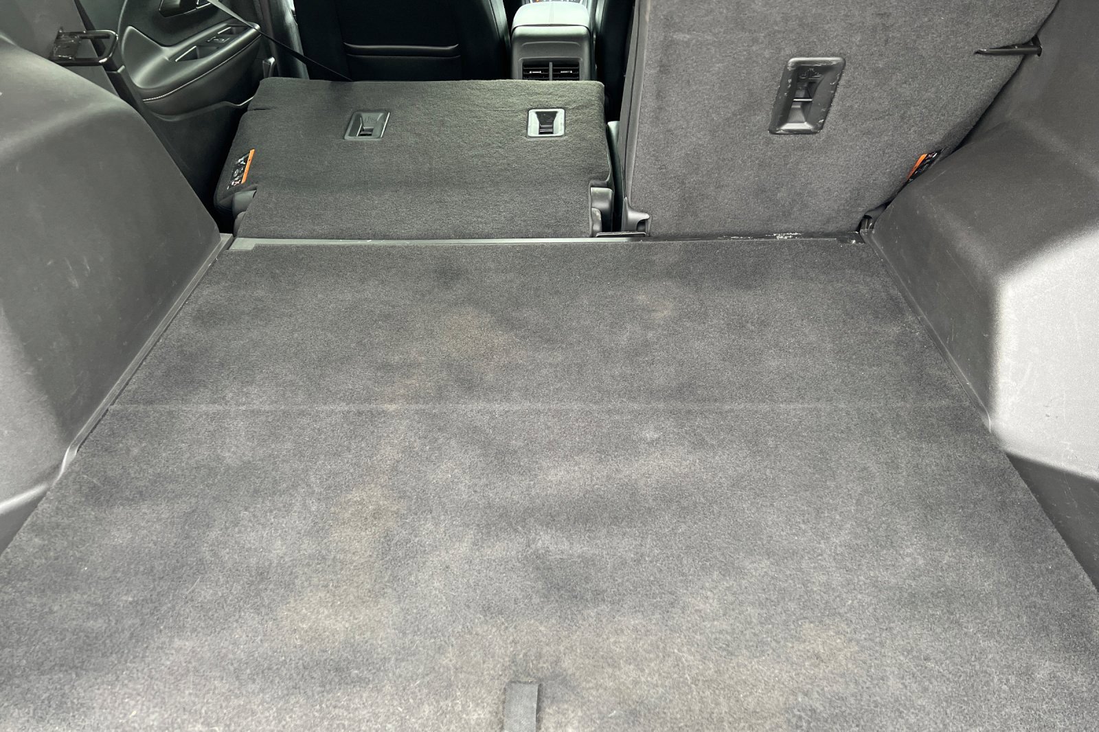 Used 2023 GMC Terrain SLT image 12