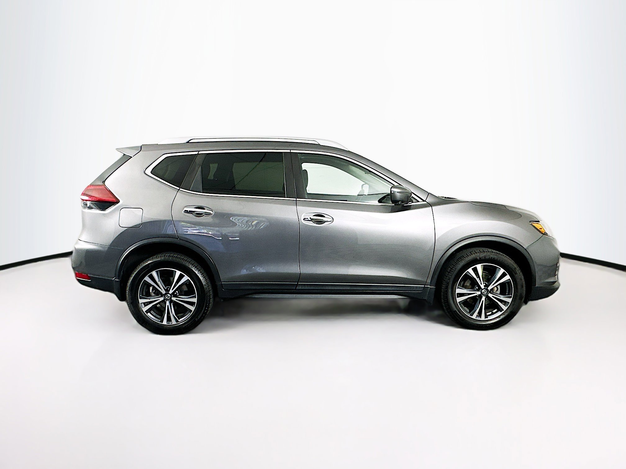 Used 2019 Nissan Rogue SV w/ Premium Package AWD/4WD image 10