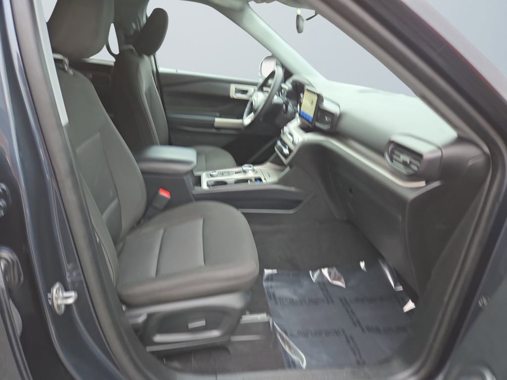 Used 2023 Ford Explorer XLT image 15