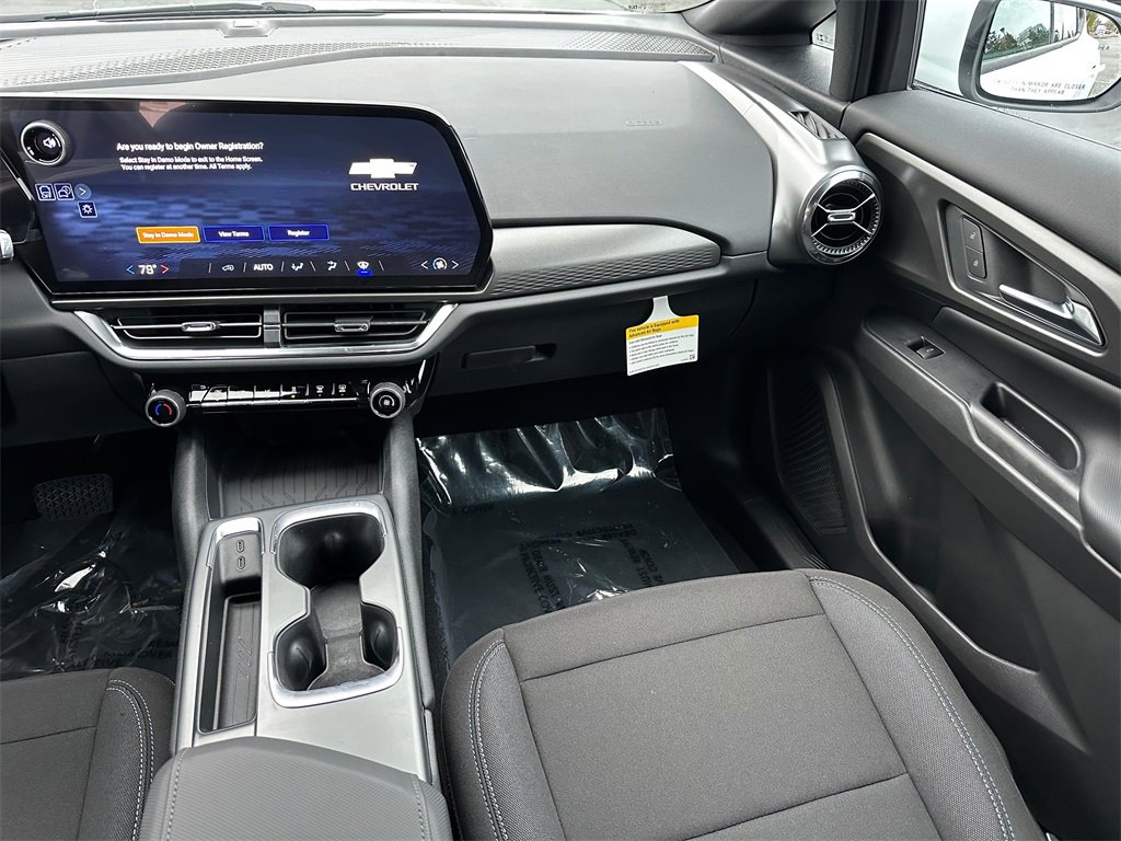 New 2026 Chevrolet Equinox EV LT image 18