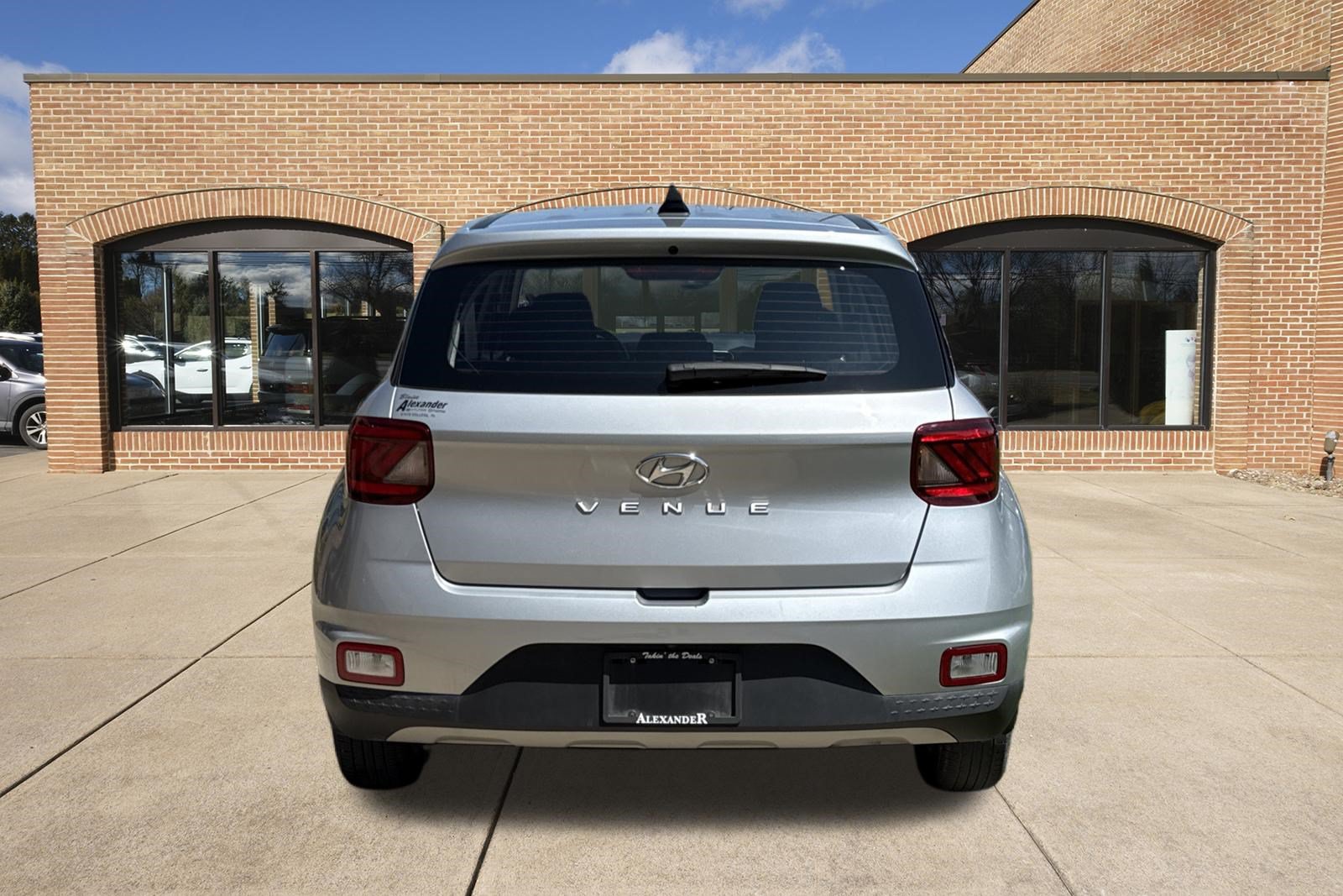 Used 2021 Hyundai Venue SE FWD image 4