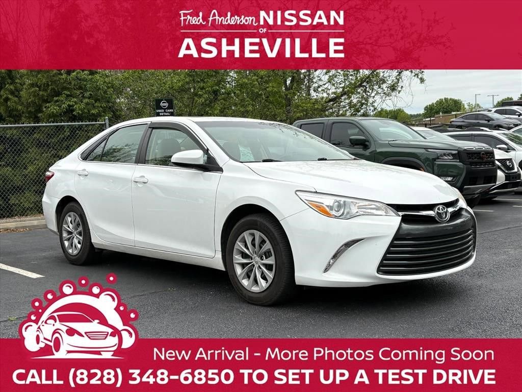 Used 2017 Toyota Camry LE FWD image 1