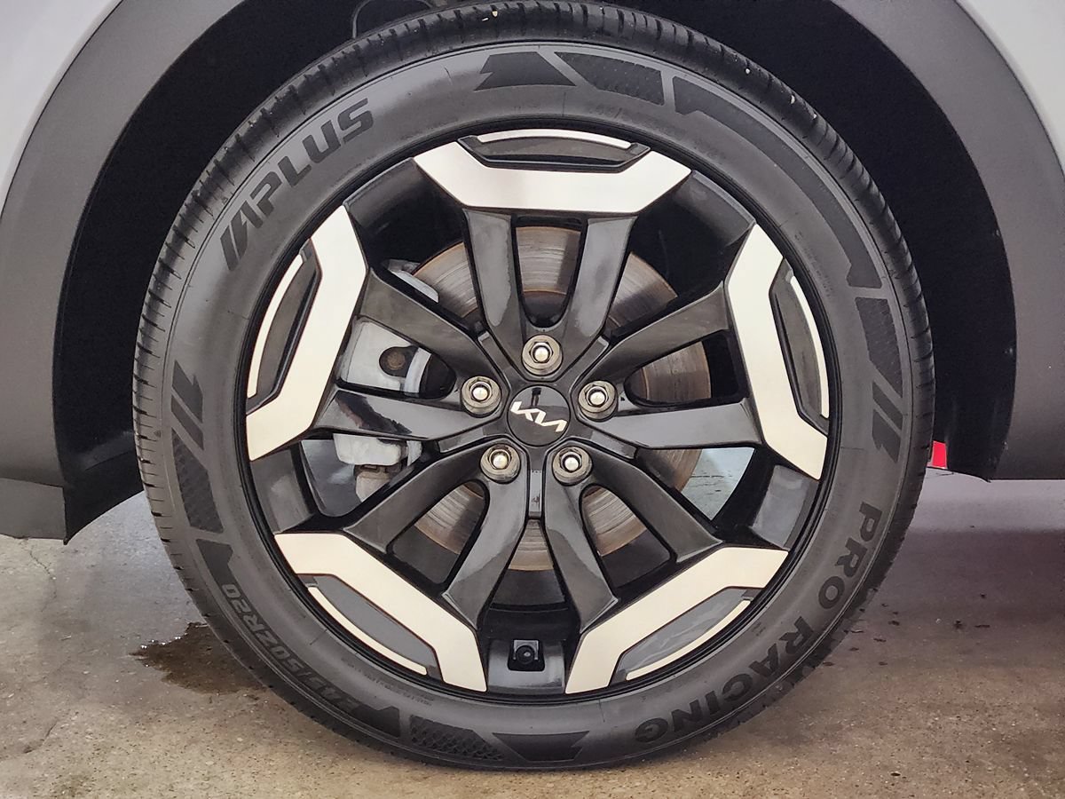 Used 2025 Kia Telluride S FWD image 26