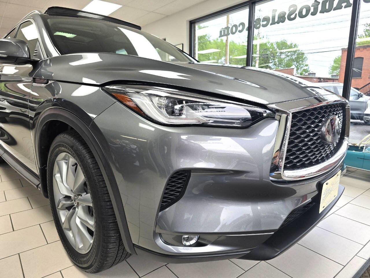 Used 2022 INFINITI QX50 Luxe image 4