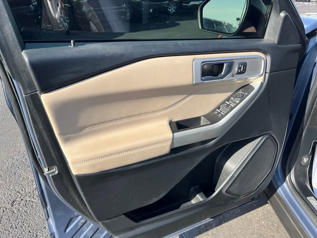 Used 2021 Ford Explorer Limited w/ Equipment Group 301A image 18