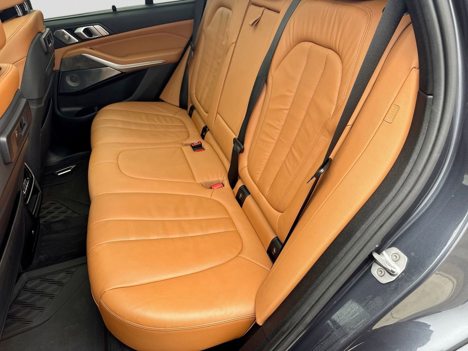 Used 2019 BMW X5 xDrive50i w/ M Sport Package image 23