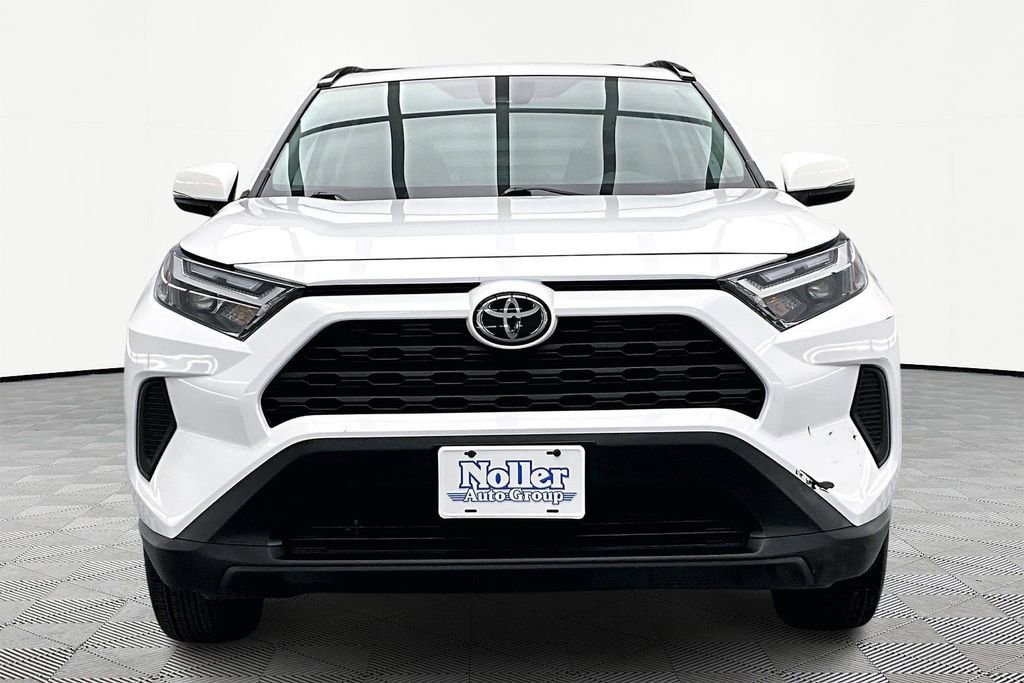 Used 2025 Toyota RAV4 XLE image 3