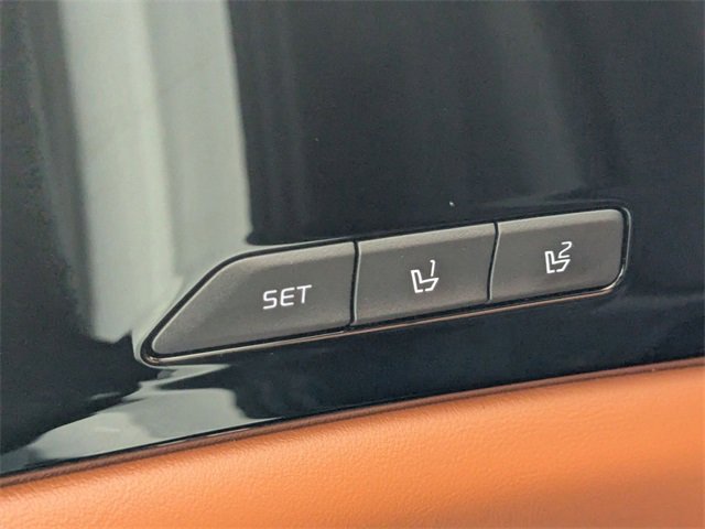 Used 2023 Kia Carnival SX image 11