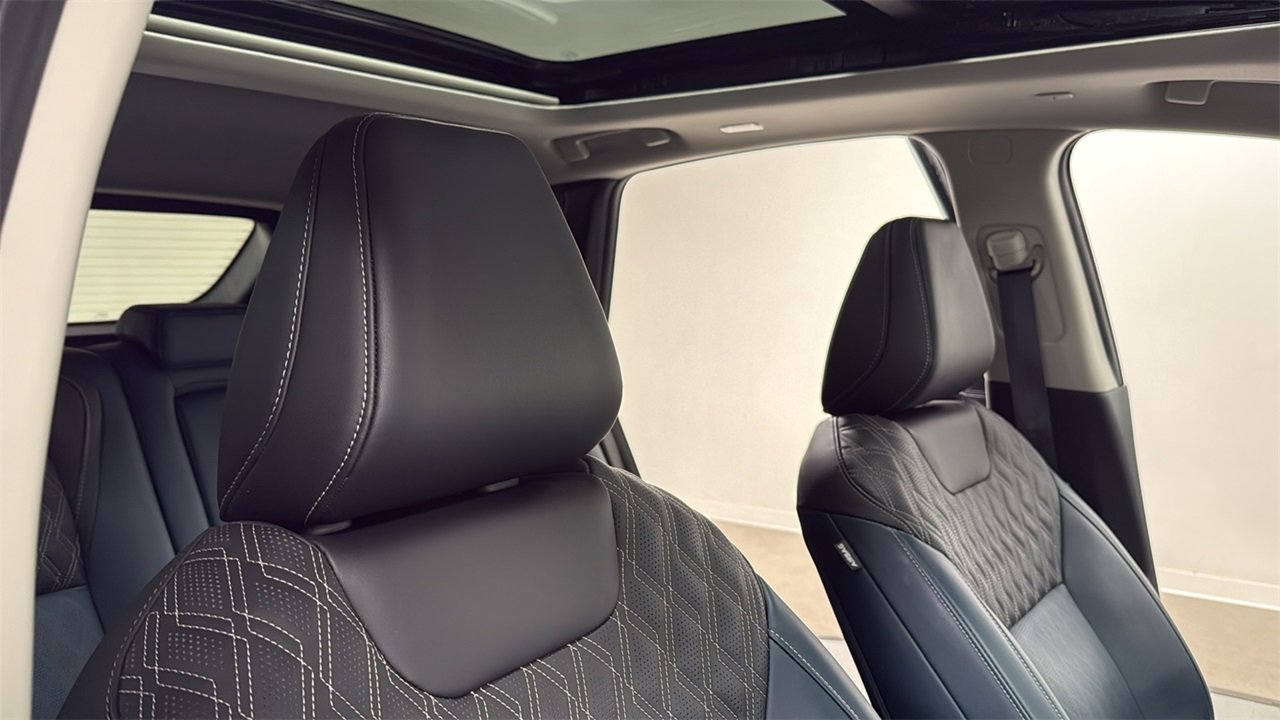 Used 2025 Nissan Murano Platinum w/ Cargo Package image 19