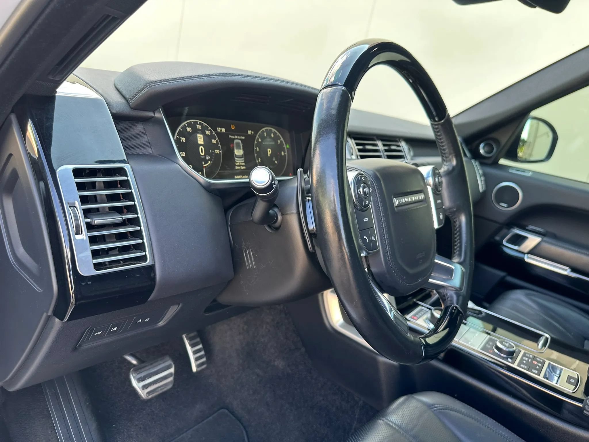 Used 2017 Land Rover Range Rover Long Wheelbase Supercharged AWD/4WD image 38