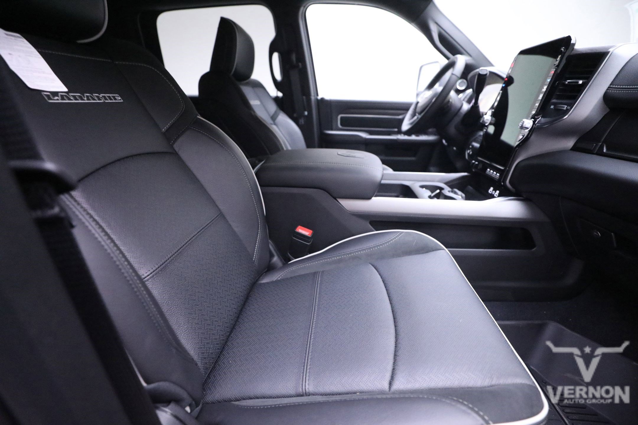 New 2025 RAM 3500 Laramie image 32