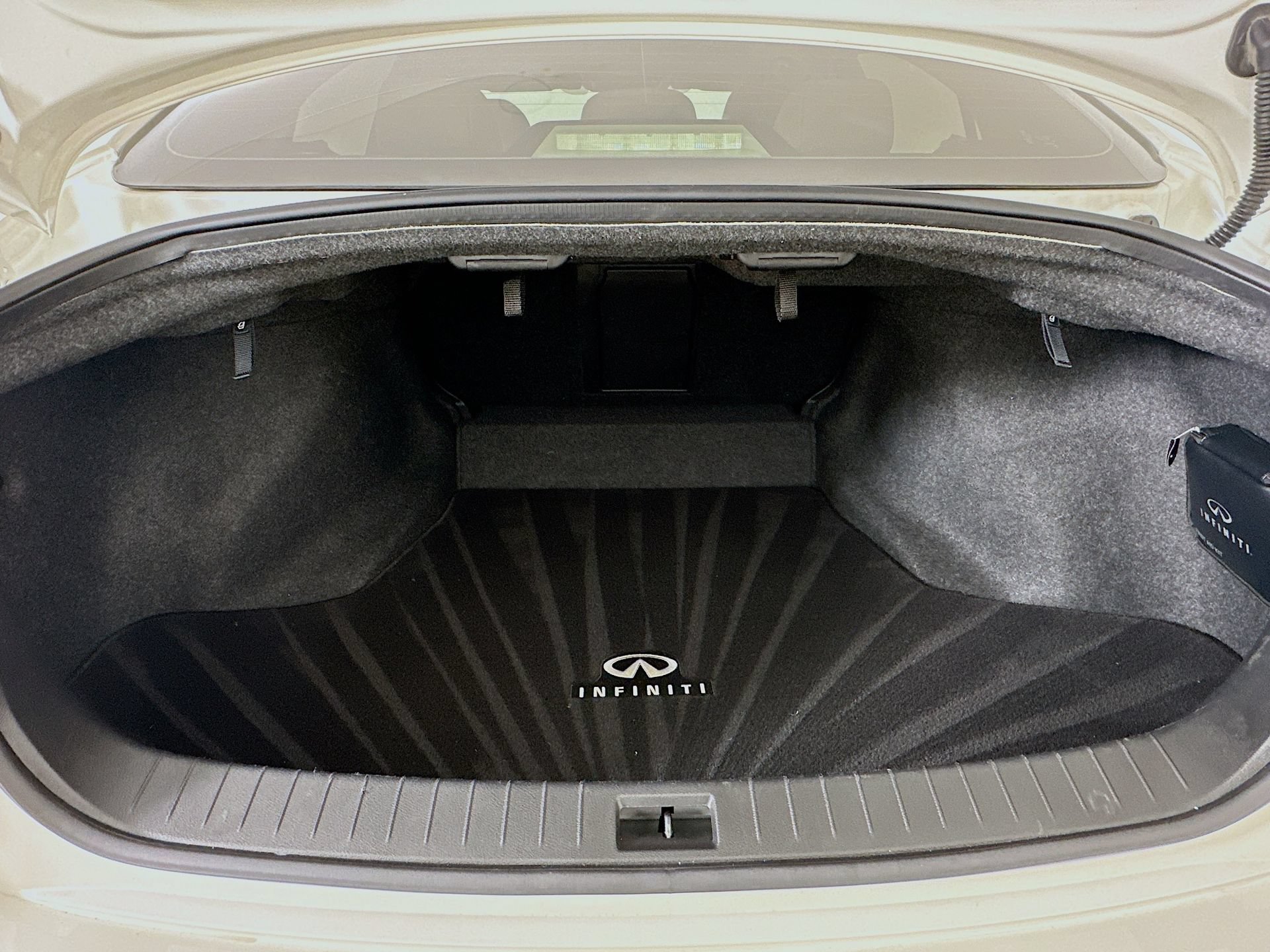 Used 2022 INFINITI Q50 Luxe w/ Cargo Package RWD image 28