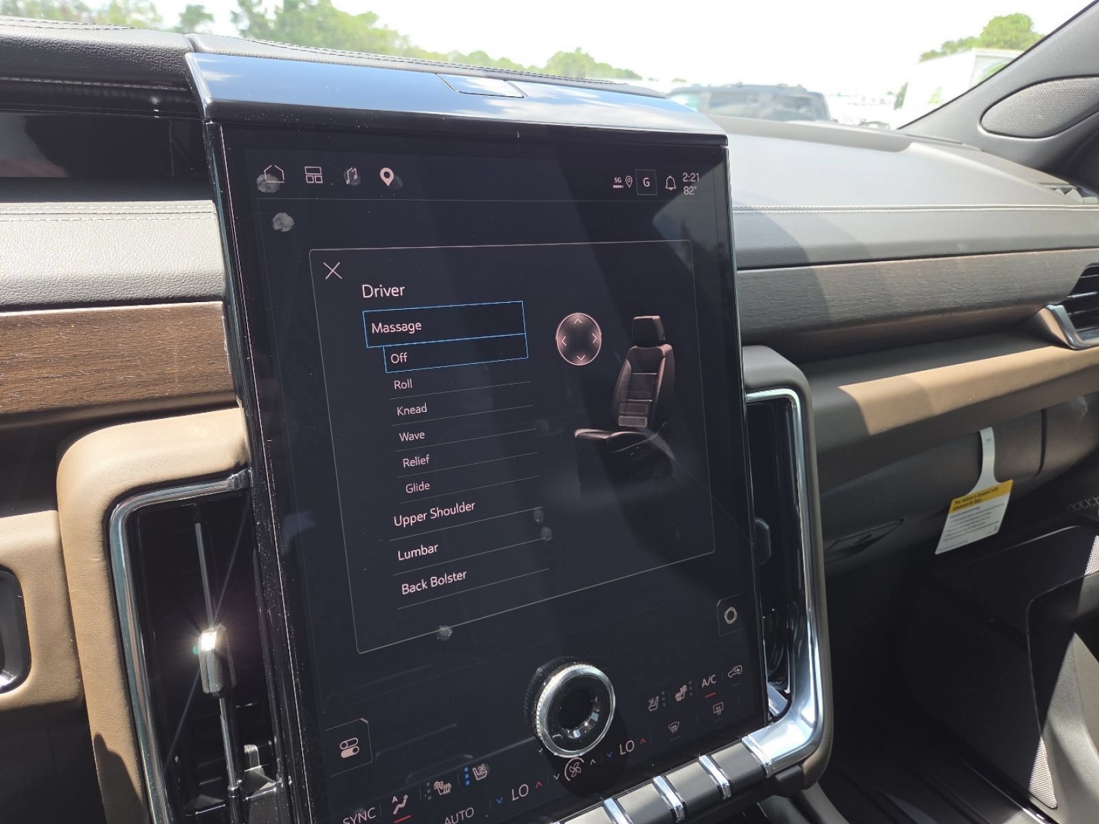 New 2026 GMC Yukon Denali Ultimate AWD/4WD image 17