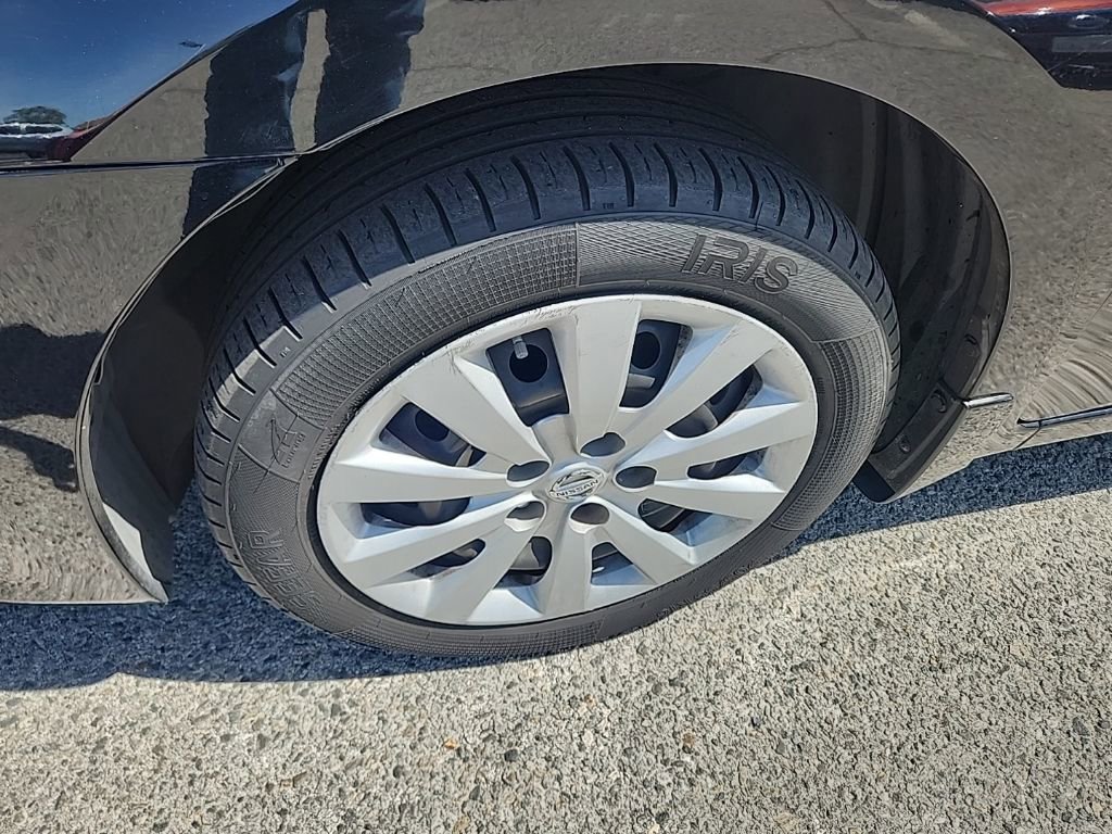 Used 2014 Nissan Sentra S image 9