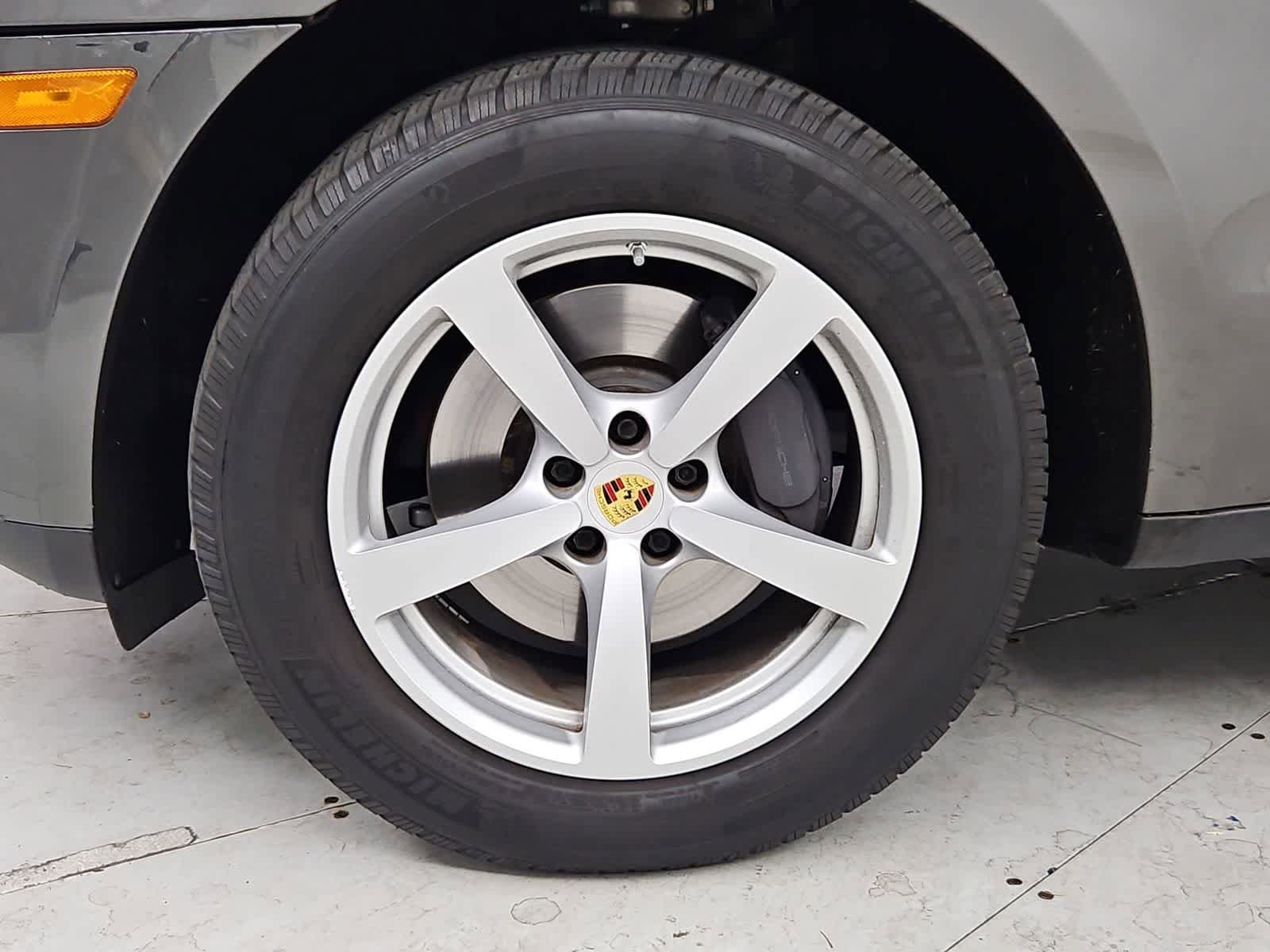 Used 2018 Porsche Macan AWD/4WD image 13