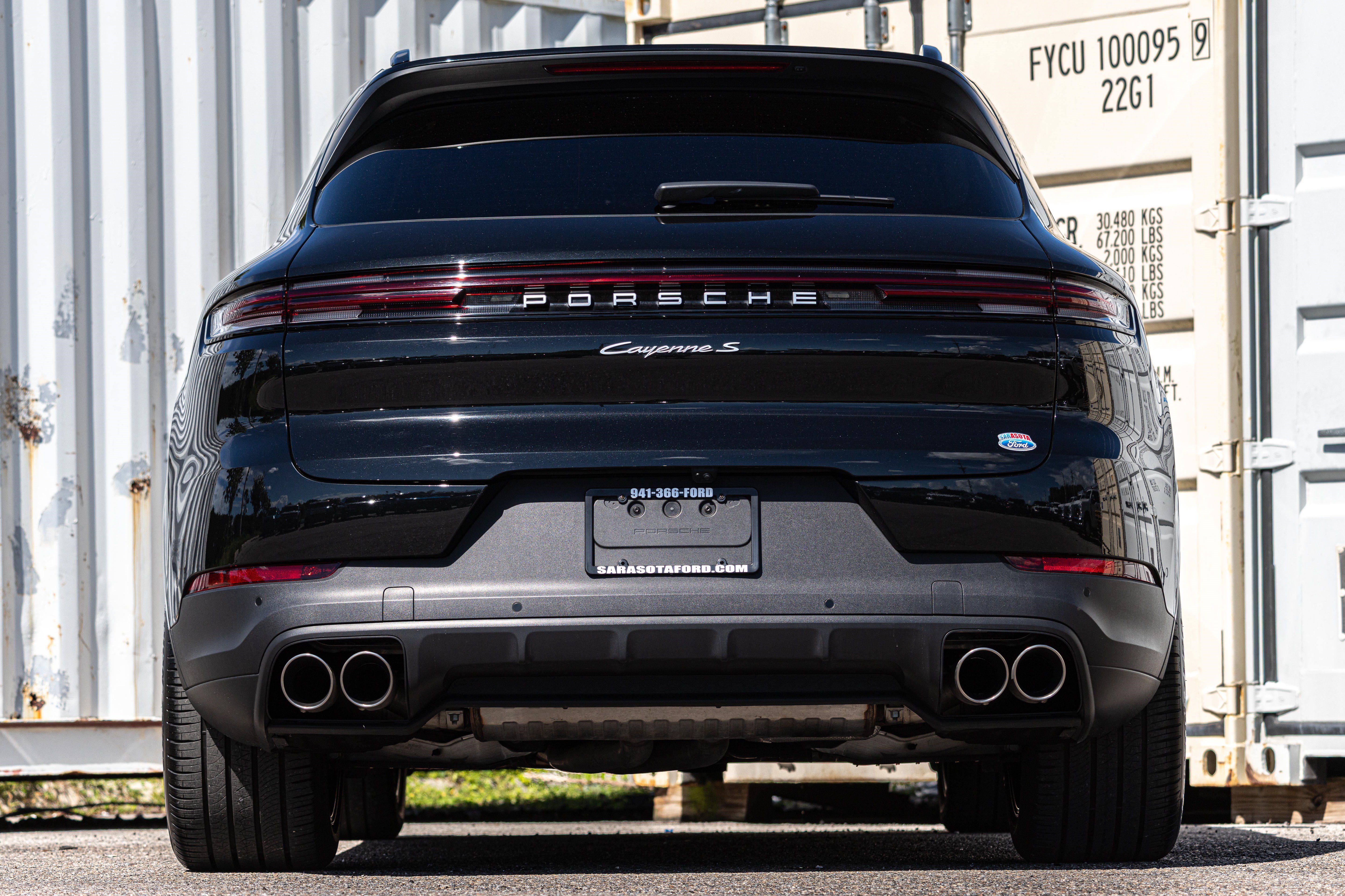 Used 2024 Porsche Cayenne S AWD/4WD image 5