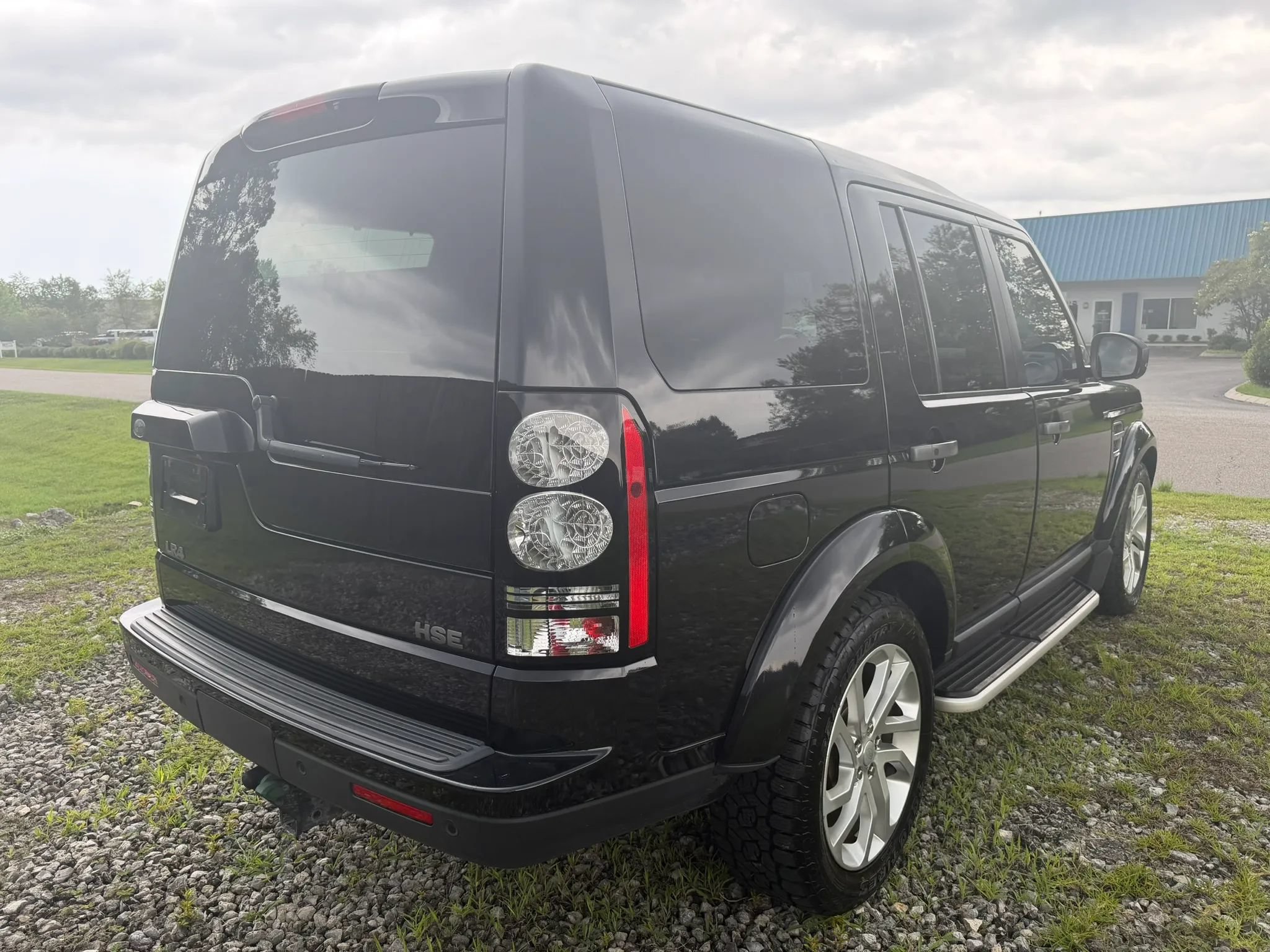Used 2016 Land Rover LR4 HSE AWD/4WD image 12