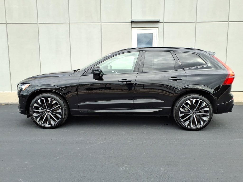 Certified 2026 Volvo XC60 B5 Ultra AWD/4WD image 3