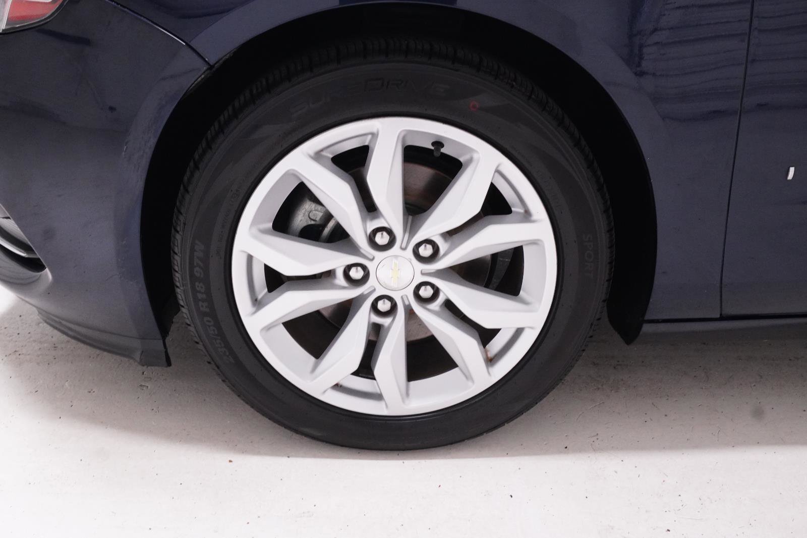 Used 2019 Chevrolet Impala LT FWD image 9