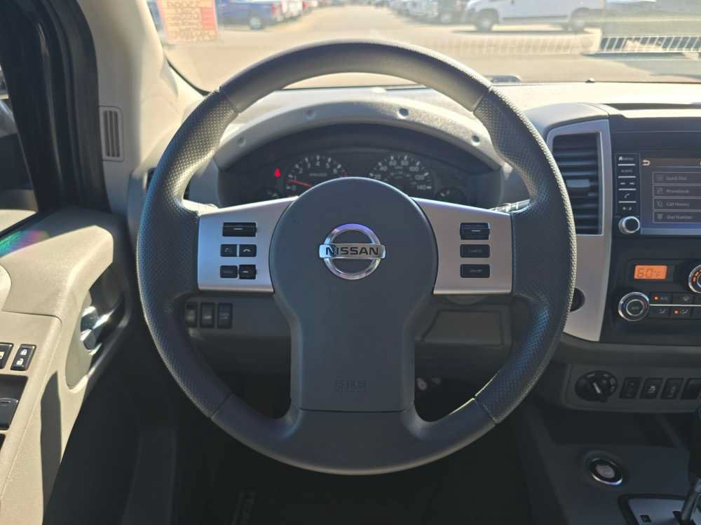 Used 2021 Nissan Frontier SV w/ Midnight Edition Floor Mats AWD/4WD image 11