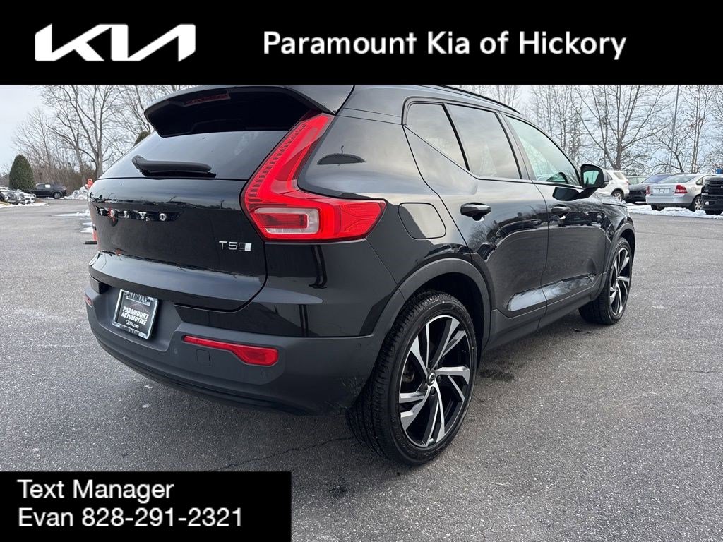 Used 2021 Volvo XC40 T5 R-Design w/ Advanced Package image 7